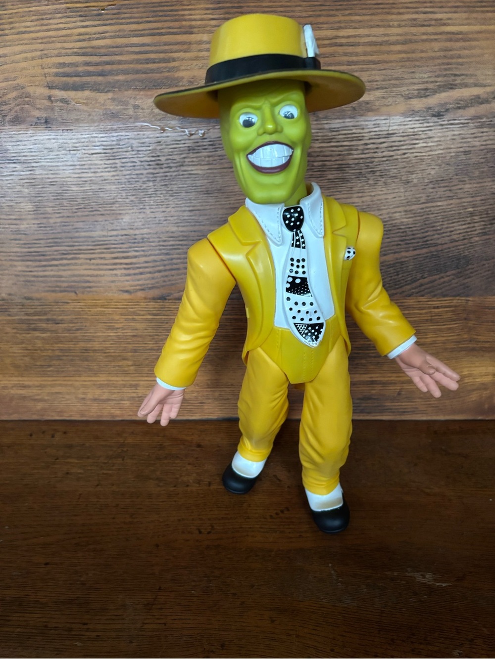 “The Mask: From Zero to Hero” Fully Poseable 15” Talking Figure. Hasbro 1994